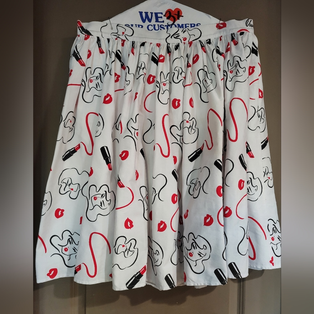Makeup lipstick print swing skirt : Vixen by Micheline Pitt
